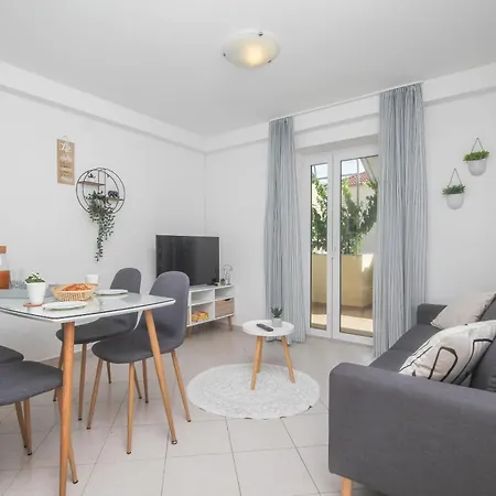 Dreamland Family Apartment